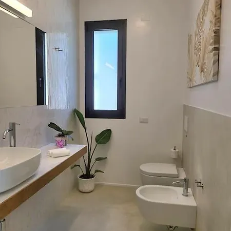 Twin Palms Apartment
